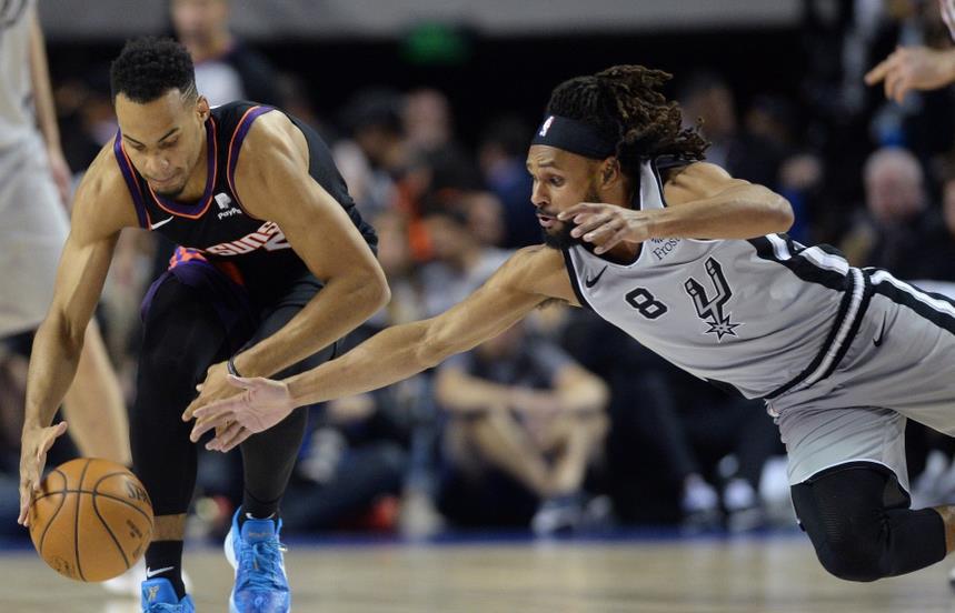 四川队横扫马刺，张镇麟点燃赛场