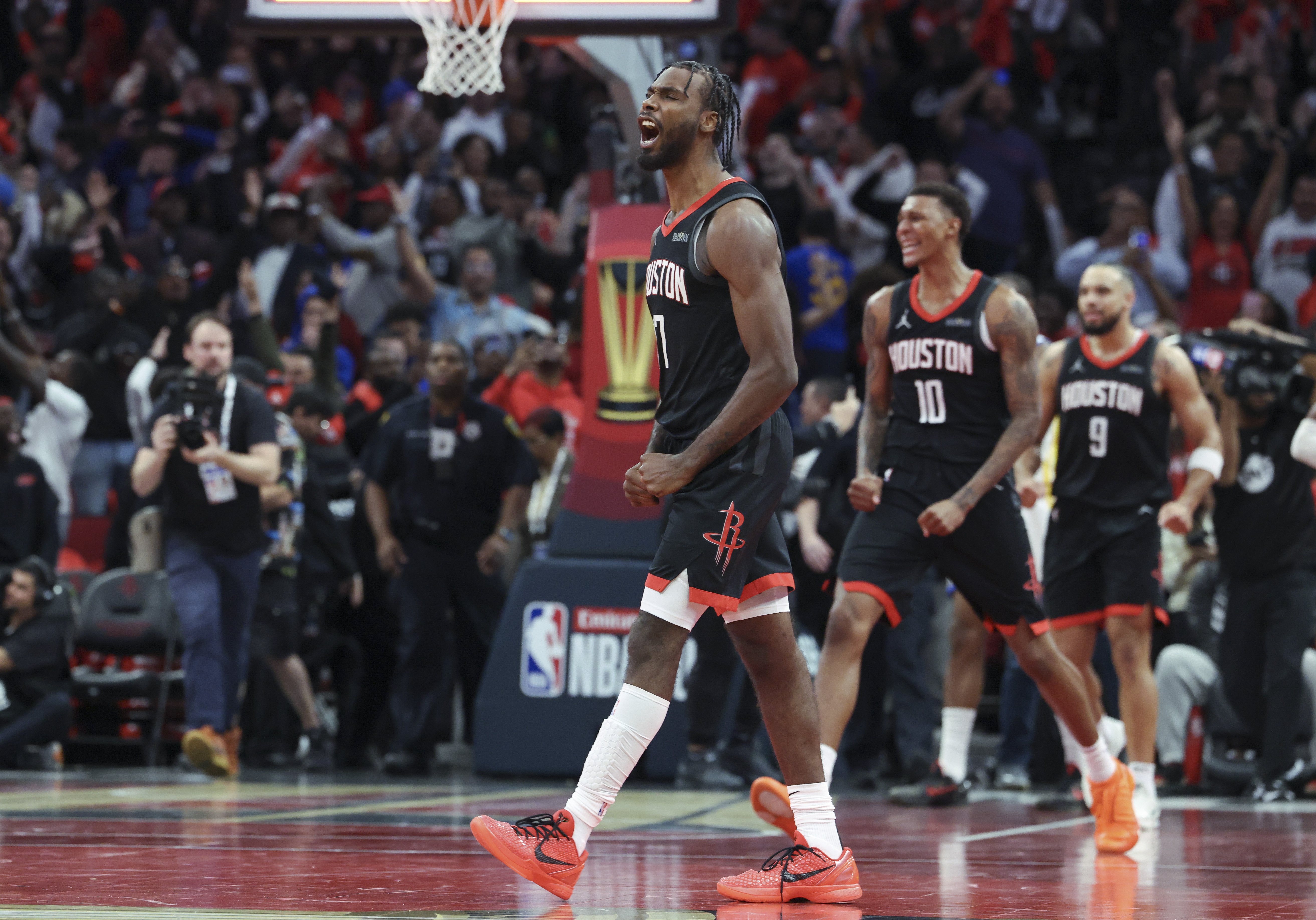 独行侠完胜新疆队,塔图姆点燃赛场 独行侠完胜新疆队,塔图姆点燃赛场