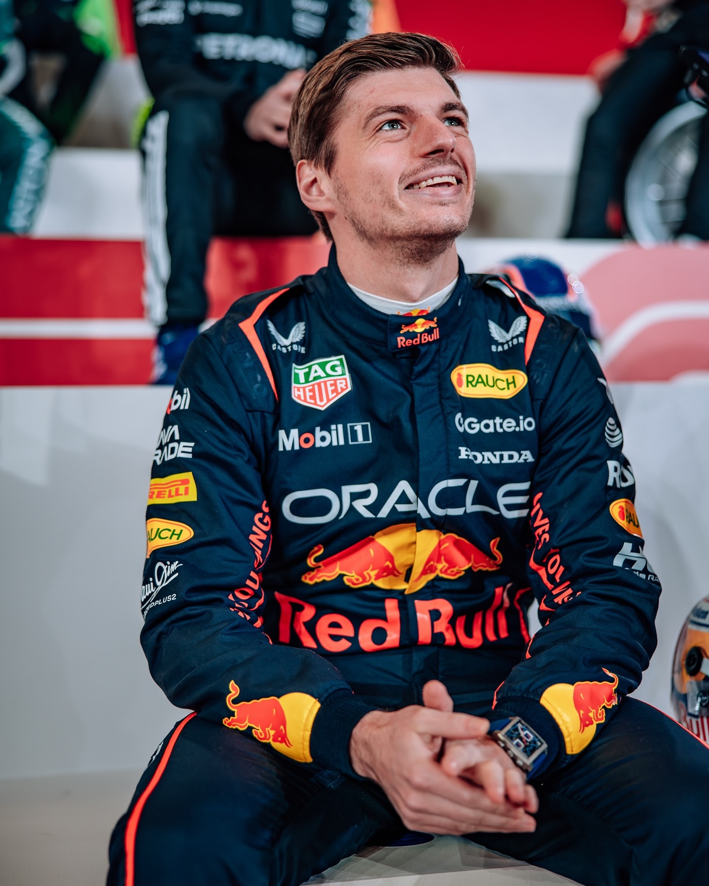 雷诺车队力克梅赛德斯,汉密尔顿带队取胜 雷诺车队力克梅赛德斯,汉密尔顿带队取胜