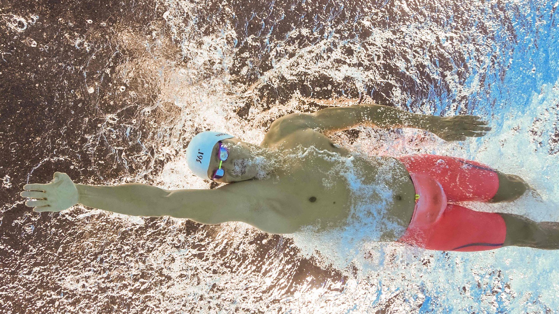 辽粤对决惊现范弗利特时刻，一人凿穿钢铁防线，改写争霸格局