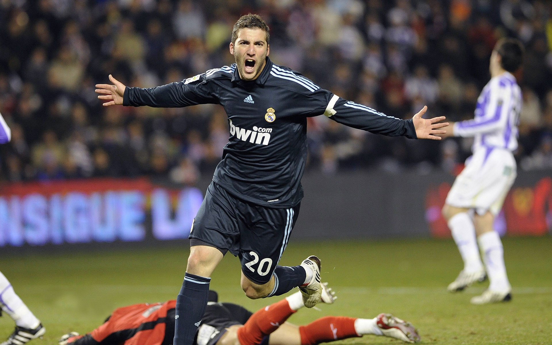 逆流而上，快船惊天逆转，易建联破纪录之夜的双重传奇